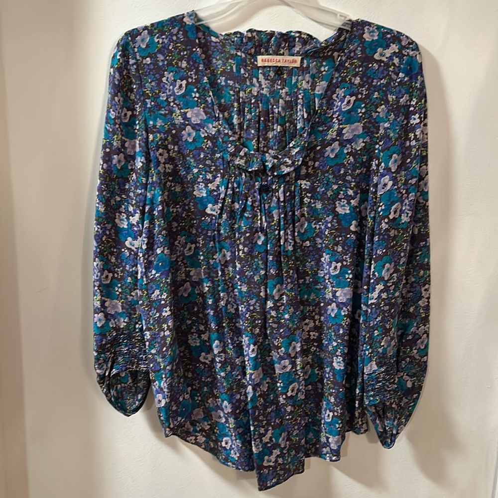 Rebecca Taylor, size 4 floral blouse
100% Silk
